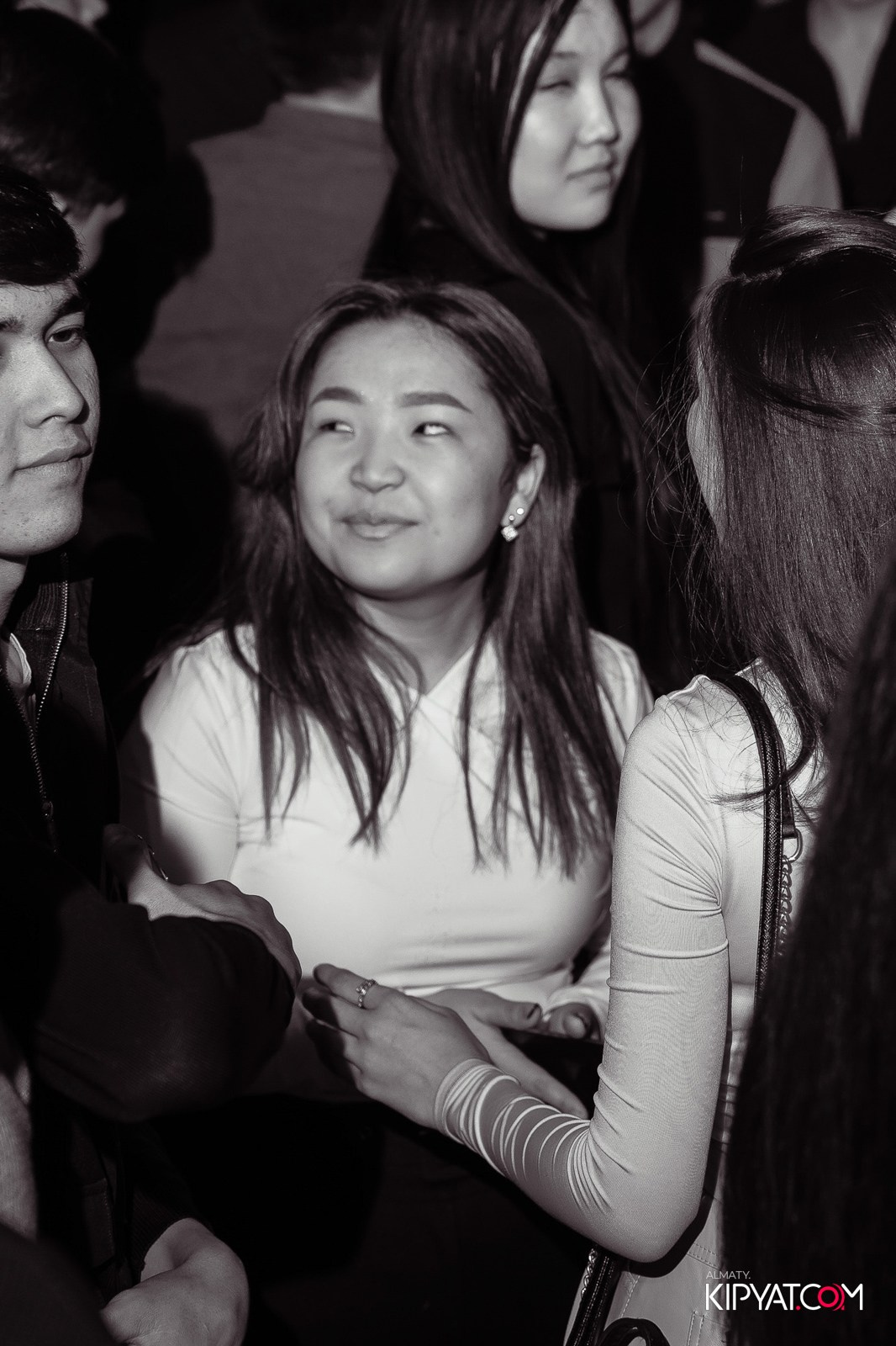 UYAT EMES BAR. КИПЯТКОМ АЛМАТЫ!