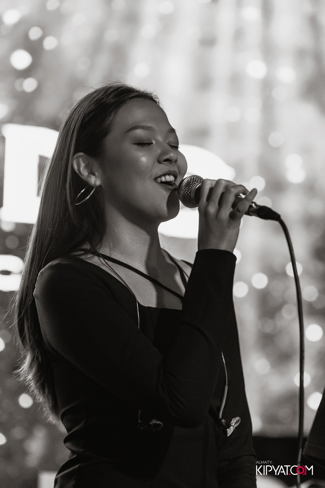 FRIENDS BAR & TERRACE. КИПЯТКОМ АЛМАТЫ!