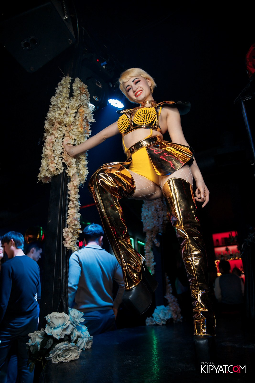 UYAT EMES BAR. КИПЯТКОМ АЛМАТЫ!