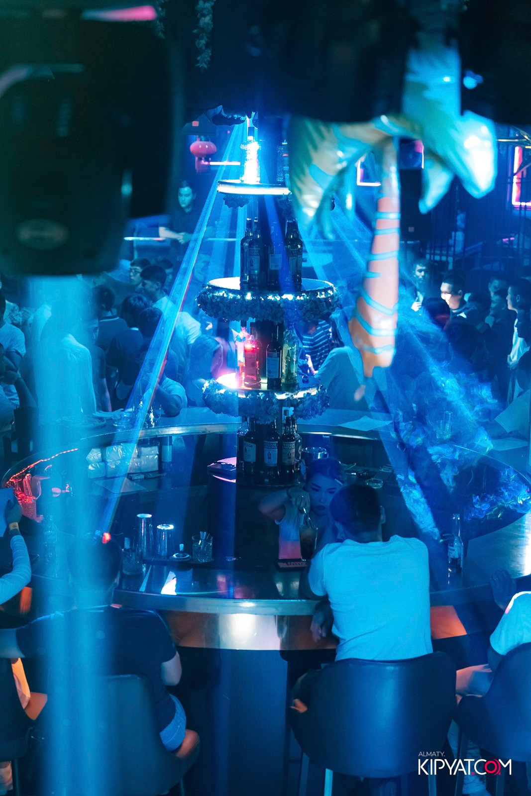 UYAT EMES BAR. КИПЯТКОМ АЛМАТЫ!