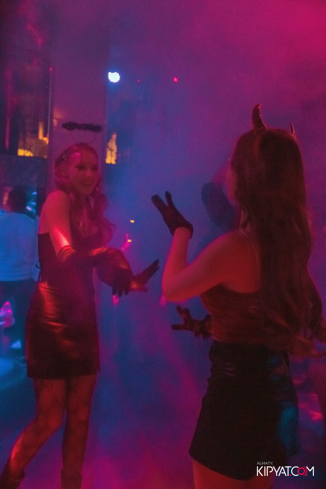 БАЛ НЕЧИСТИ В HIT RETRO. КИПЯТКОМ АЛМАТЫ!