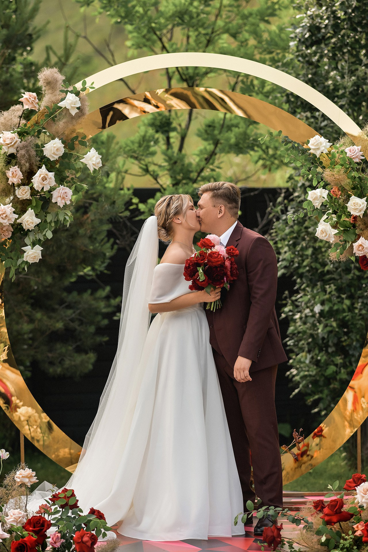 🏡 Роман и Мария — классическая свадьба в "Соснах" | Элегантные фото в доме событий под Красноярском. 📸 Свадебный и семейный фотограф в Красноярске Тихомиров Евгений | 17 лет опыта | 800+ свадеб