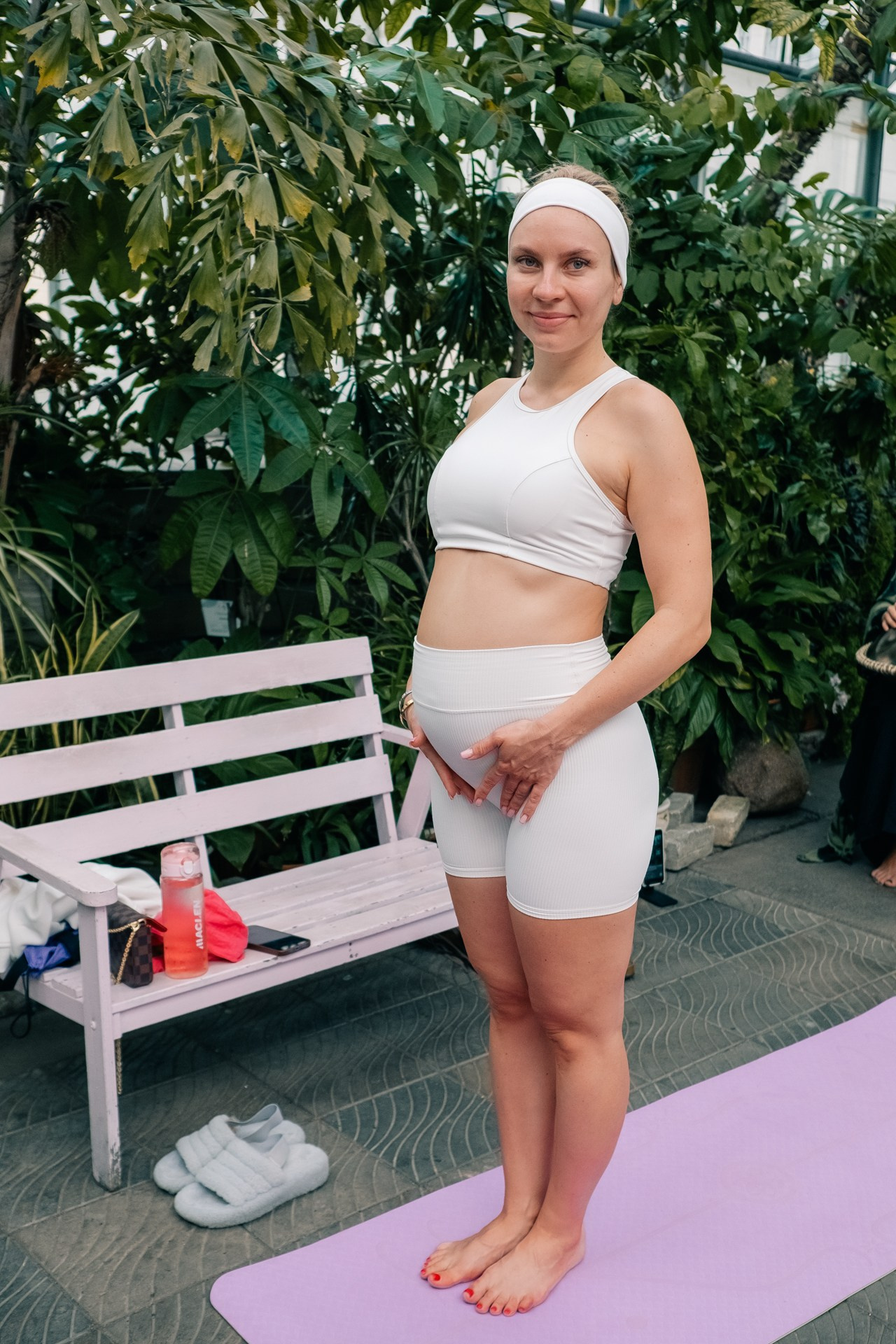 Фитмост: йога в оранжерее Таврического сада. Портретный фотограф Алина Хаунина