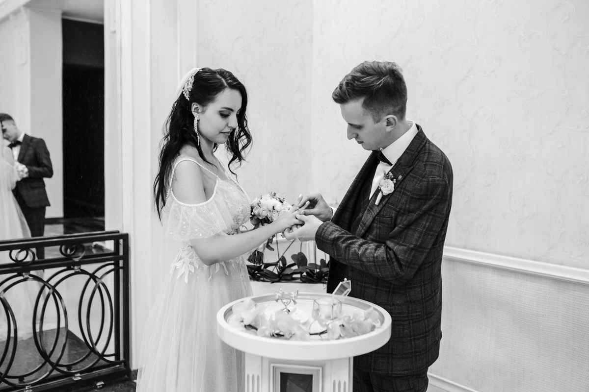 Свадебная фотосессия на Невском. Свадебный фотограф СПБ