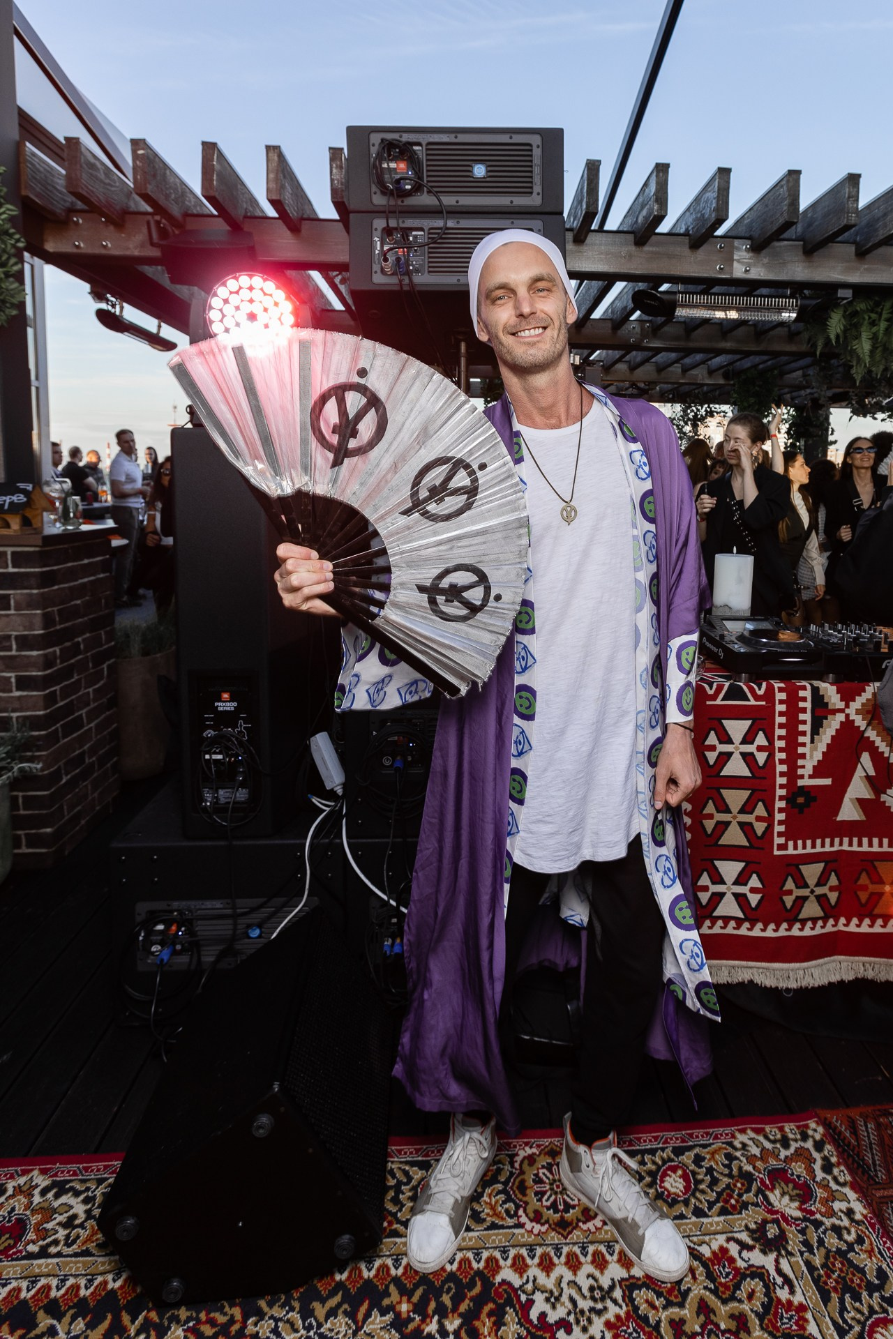 Odyssey partry. Ещё не вечер Viktor Petrov Birthday. Фотограф в Санкт-Петербурге — Сергей Петров