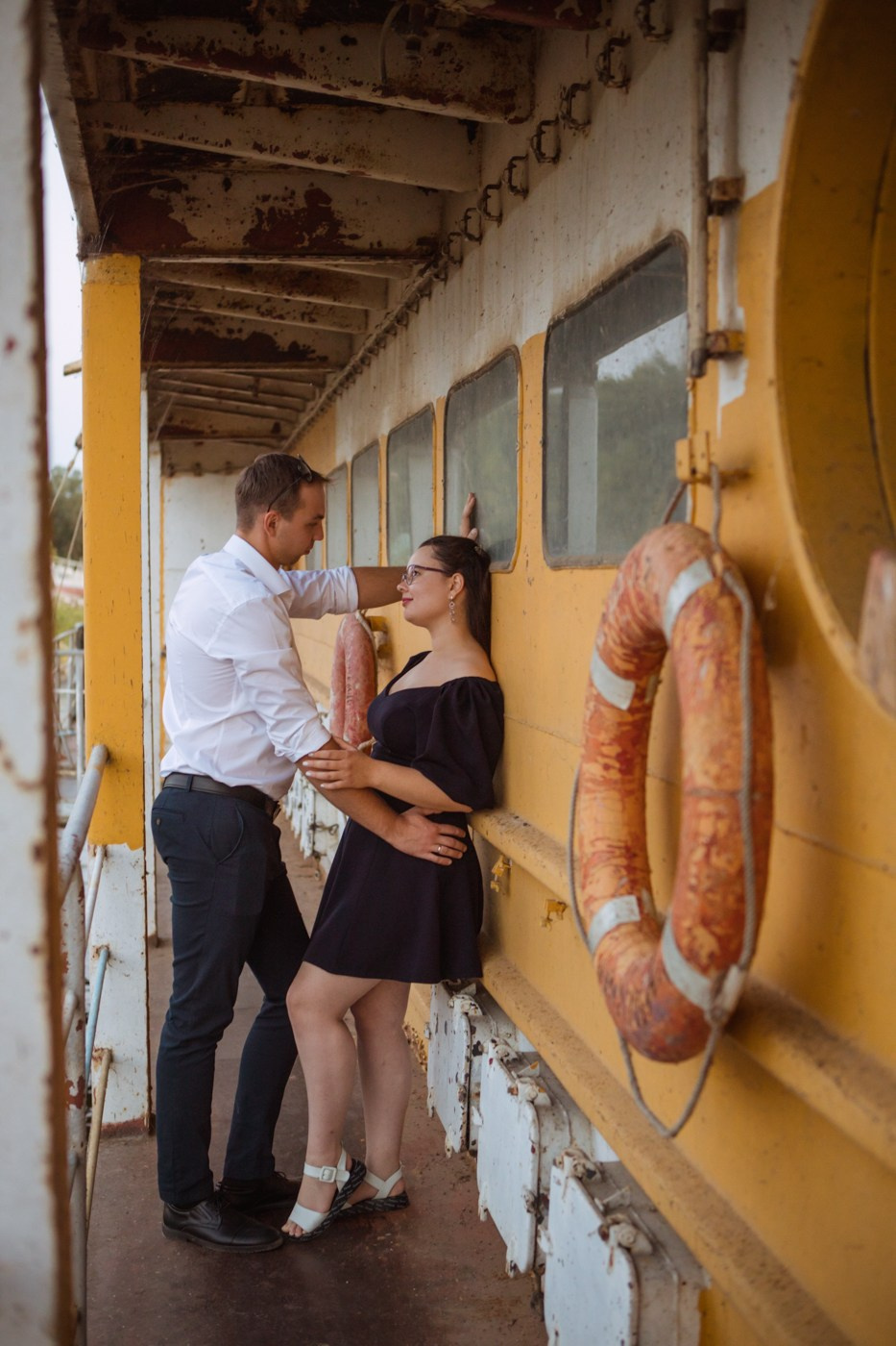 Захар и Татьяна. Прогулочная съемка на яхте. Фотографы в городе Волгограде — Людмила Агеева и Алексей Околелов