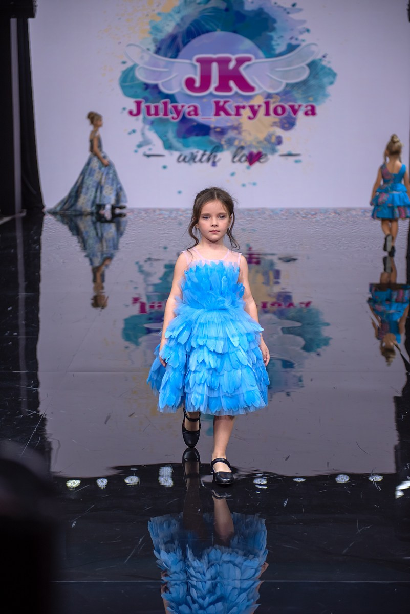 SochiFashionWeek2024 дизайнер Юлия Крылова. Семейный и коммерческий фотограф в Сочи Александр Бодунов