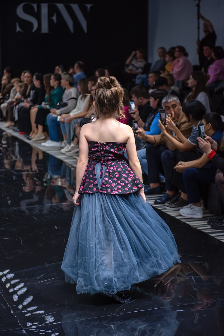 SochiFashionWeek2024 дизайнер Юлия Крылова. Семейный и коммерческий фотограф в Сочи Александр Бодунов