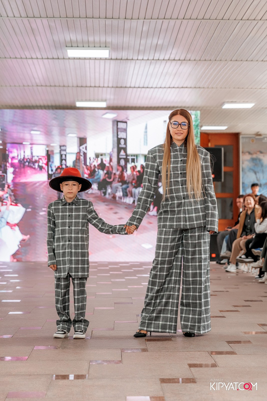 JUNIOR FASHION SHOW. КИПЯТКОМ АЛМАТЫ!