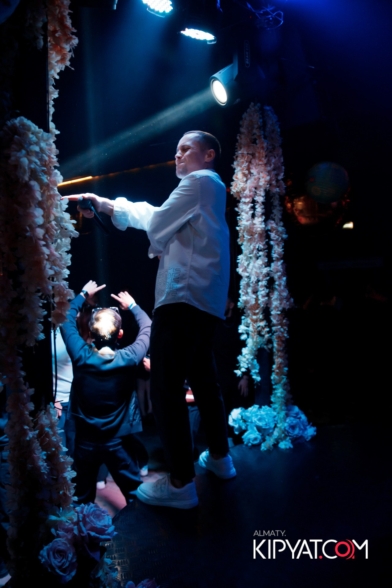 UYAT EMES BAR. КИПЯТКОМ АЛМАТЫ!