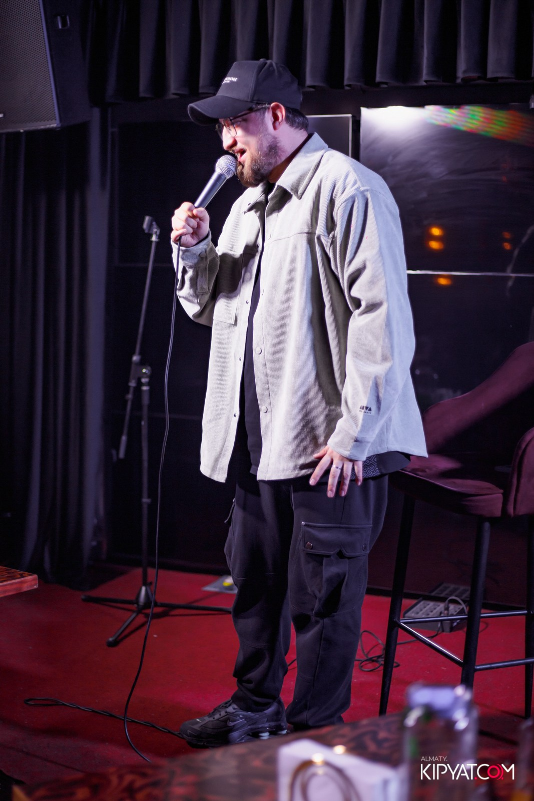 STAND UP КОНЦЕРТ АЛЕКСАНДРА МЕРКУЛЬ ESTATE KARAOKE BAR. КИПЯТКОМ АЛМАТЫ! Фотосъемка мероприятий в Алматы