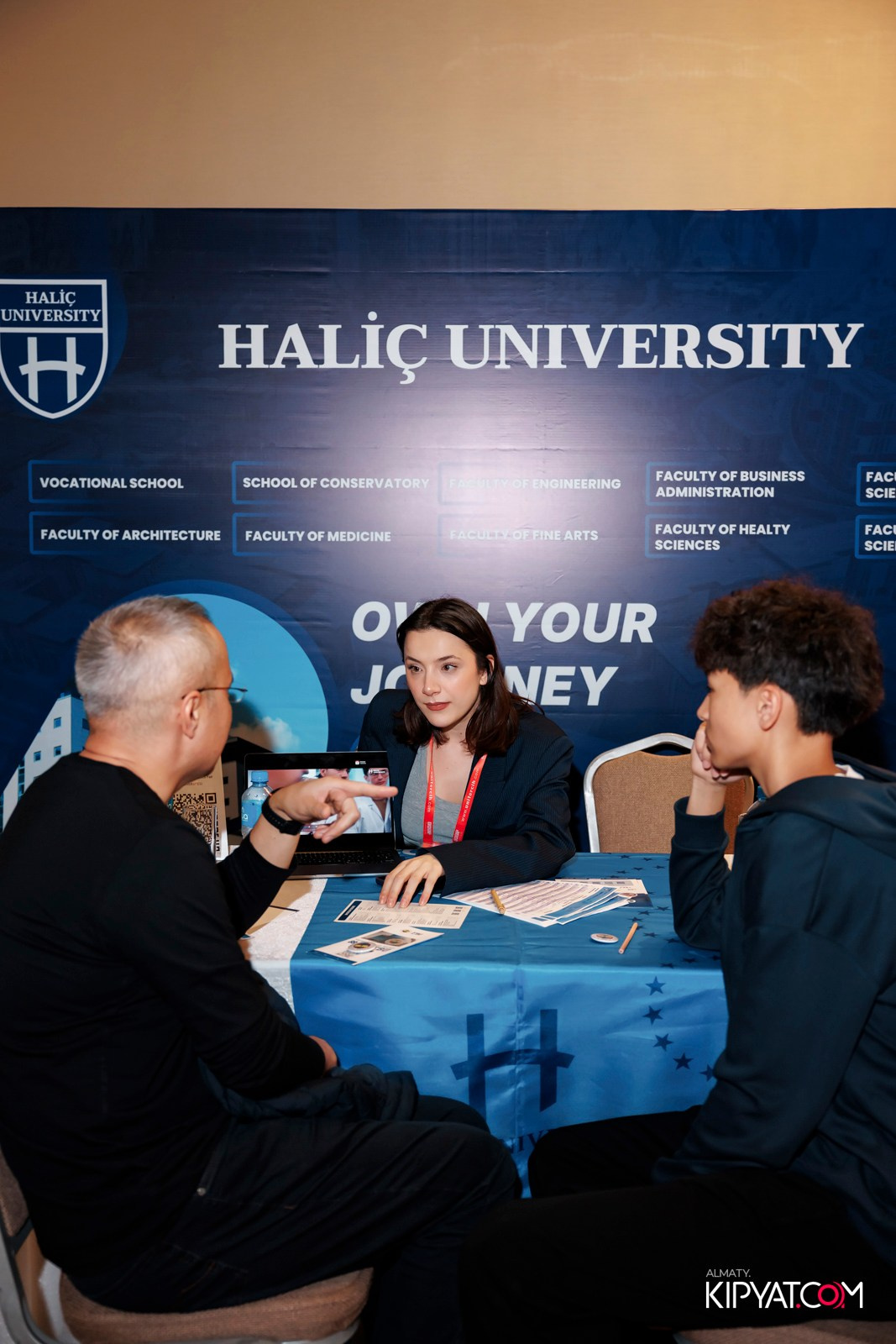 ВЫСТАВКА ТУРЕЦКИХ УНИВЕРСИТЕТОВ. КИПЯТКОМ АЛМАТЫ! Фотосъемка мероприятий в Алматы