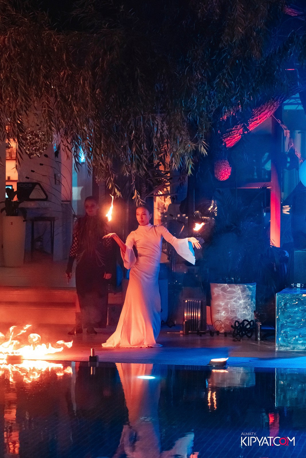 EDEN POOL & BAR. КИПЯТКОМ АЛМАТЫ!