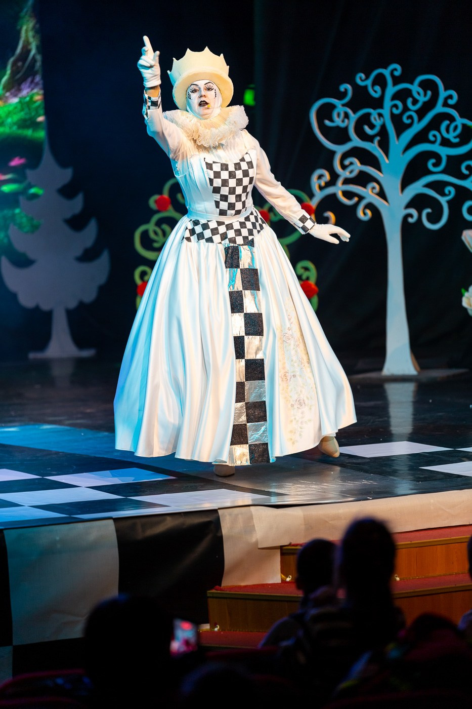 Спектакль в Доме культуры. Андрей Кровлин — фотограф в Славянке