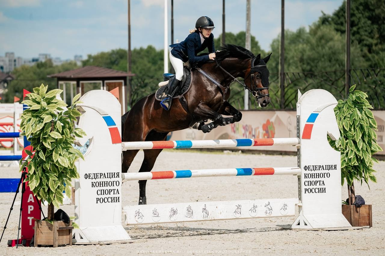 Муниципальные соревнования по конкуру КСК «Виват, Россия!». Куракина Дарья • Конный фотограф
