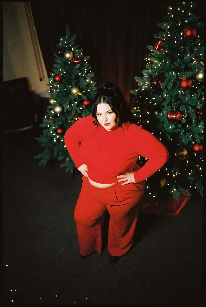 Плюс сайз в красном