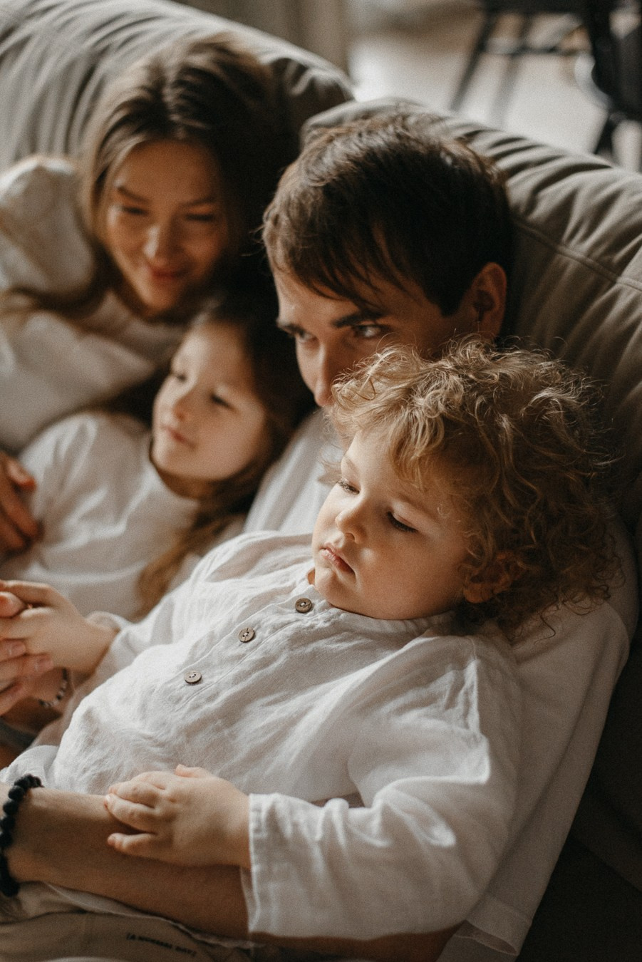 Костя, Яна, Кристина, Леон | дома