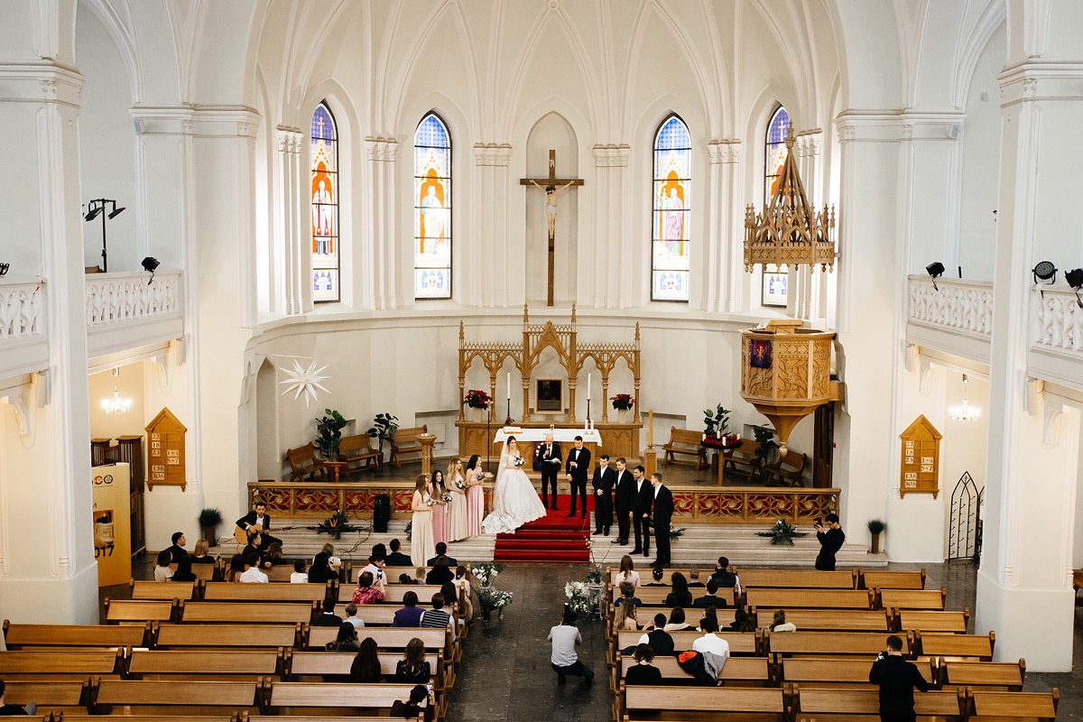 Свадьба в Москве с эмоциональным христианским венчанием. Архитектурный и интерьерный фотограф в Краснодаре | Дмитрий Демской