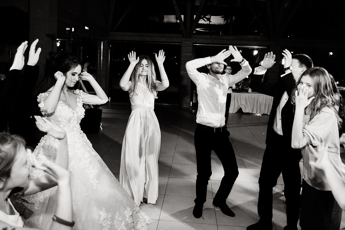 Свадьба в Москве с эмоциональным христианским венчанием. Архитектурный и интерьерный фотограф в Краснодаре | Дмитрий Демской