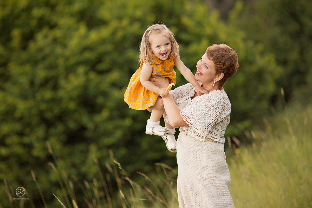 Фотосессия большой семьи, фотосессия бабушек с внуками