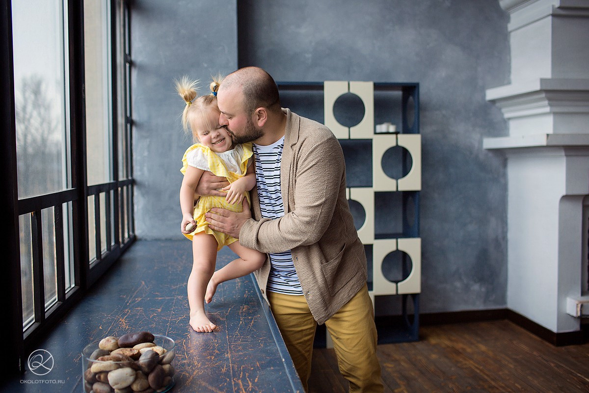 Семейная фотосессия в студии и дома Спб портфолио Насти Околот
