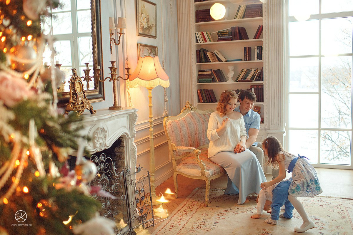 Семейная фотосессия в студии и дома Спб портфолио Насти Околот