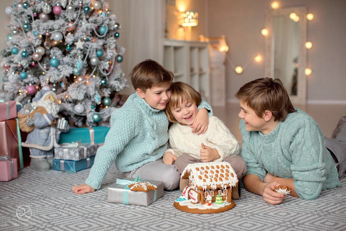 Новогодняя семейная фотосессия в студии