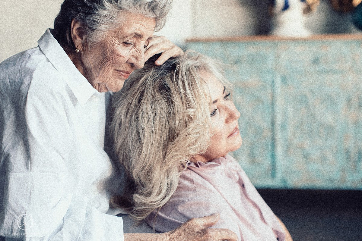 Семейная фотосессия в студии и дома Спб портфолио Насти Околот