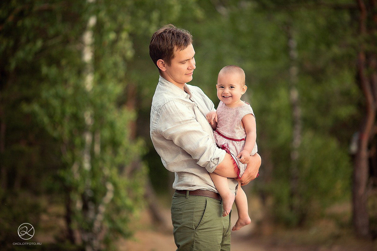 Фотосессия большой семьи на прогулке