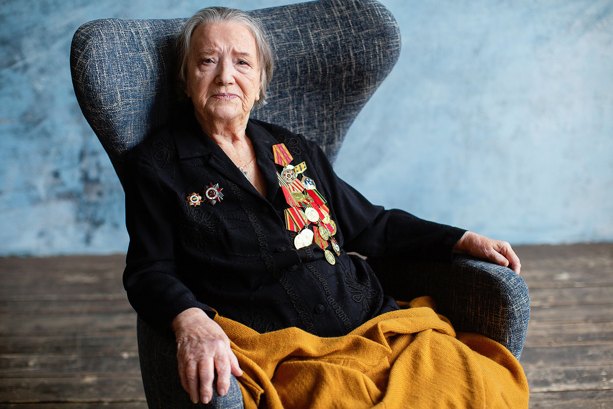 Семейная фотосессия в студии и дома Спб портфолио Насти Околот