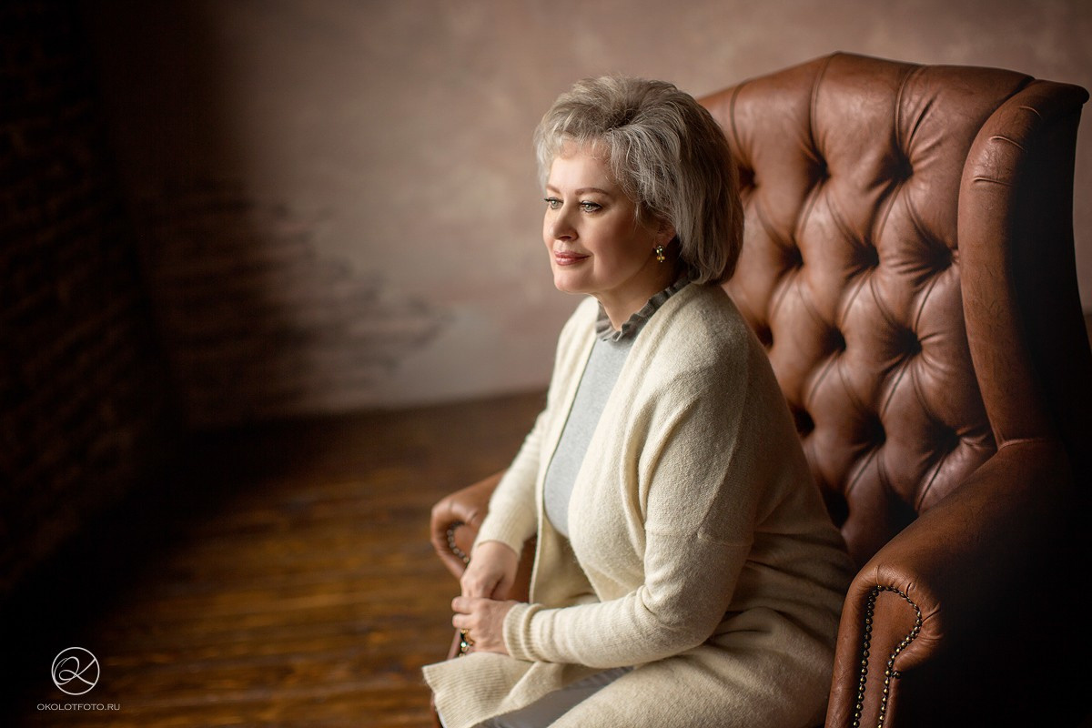 Фотосессия большой семьи в студии