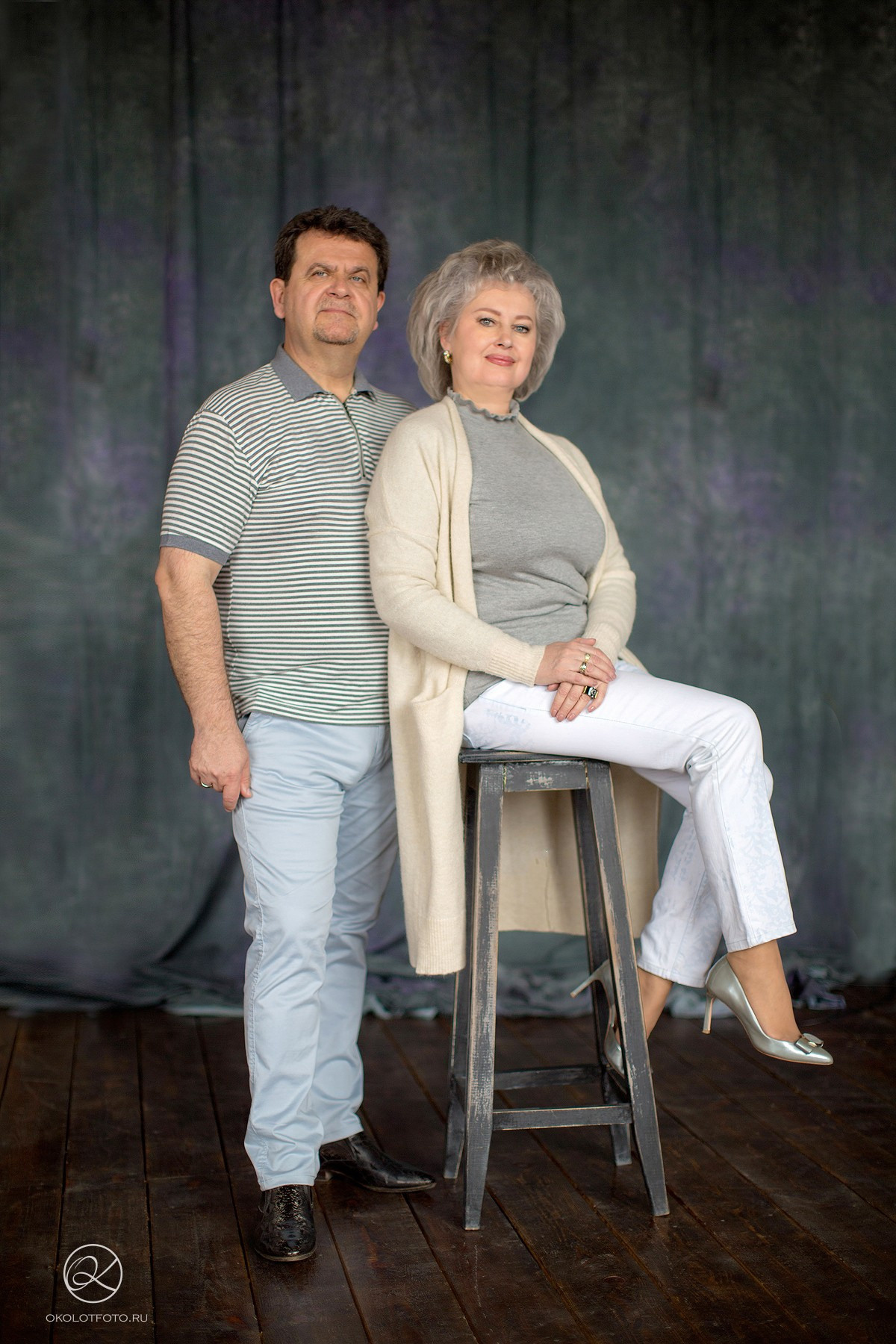 Фотосессия большой семьи в студии