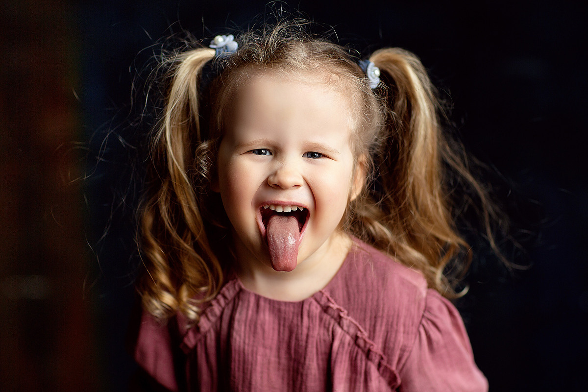 Семейная фотосессия в студии и дома Спб портфолио Насти Околот