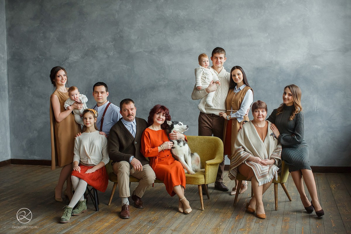 Семейная фотосессия в студии и дома Спб портфолио Насти Околот