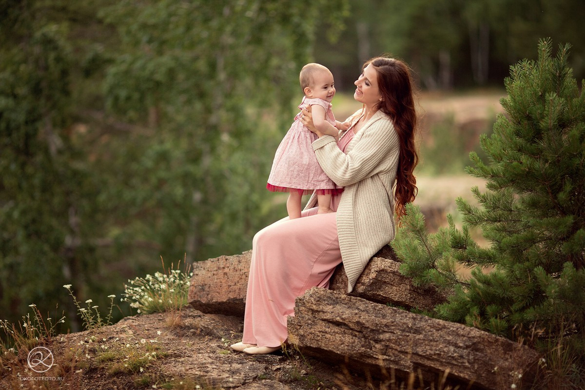 Фотосессия большой семьи на прогулке