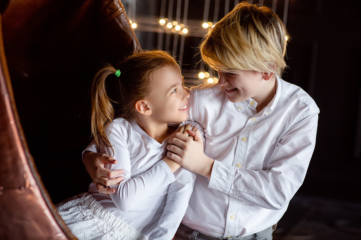 Семейная фотосессия в студии и дома Спб портфолио Насти Околот