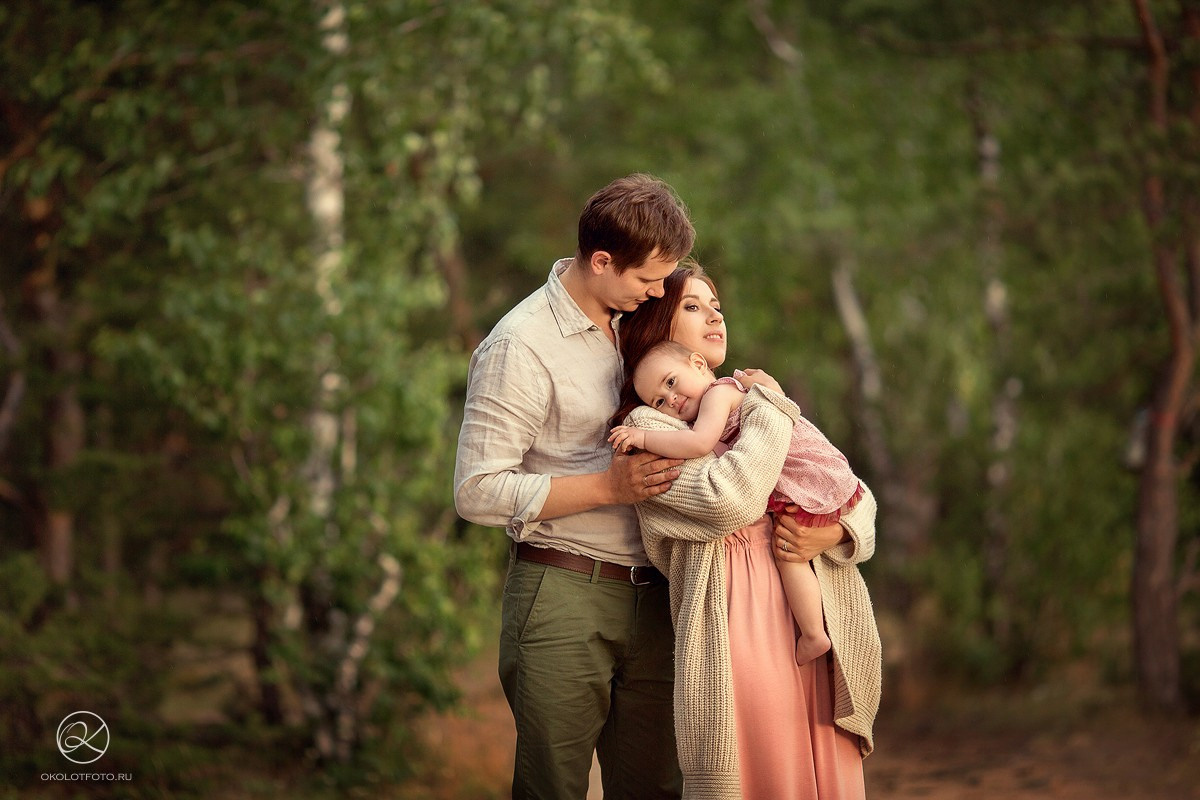 Фотосессия большой семьи на прогулке