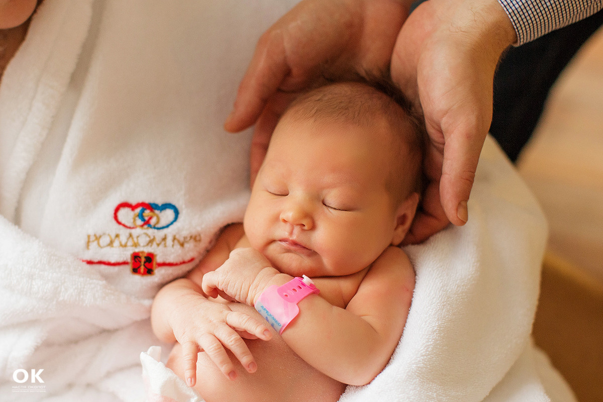 Фотосъёмка выписки из роддома в Санкт -Петербурге Настя Околот