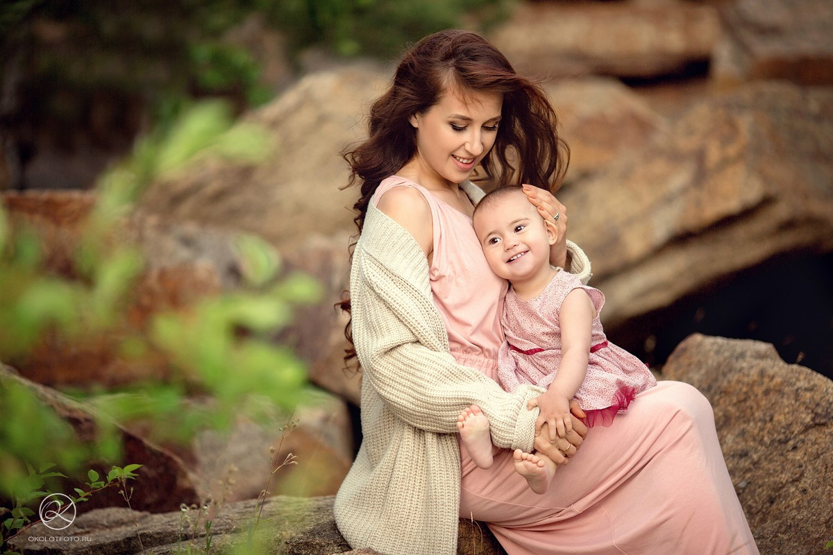 Фотосессия большой семьи на прогулке