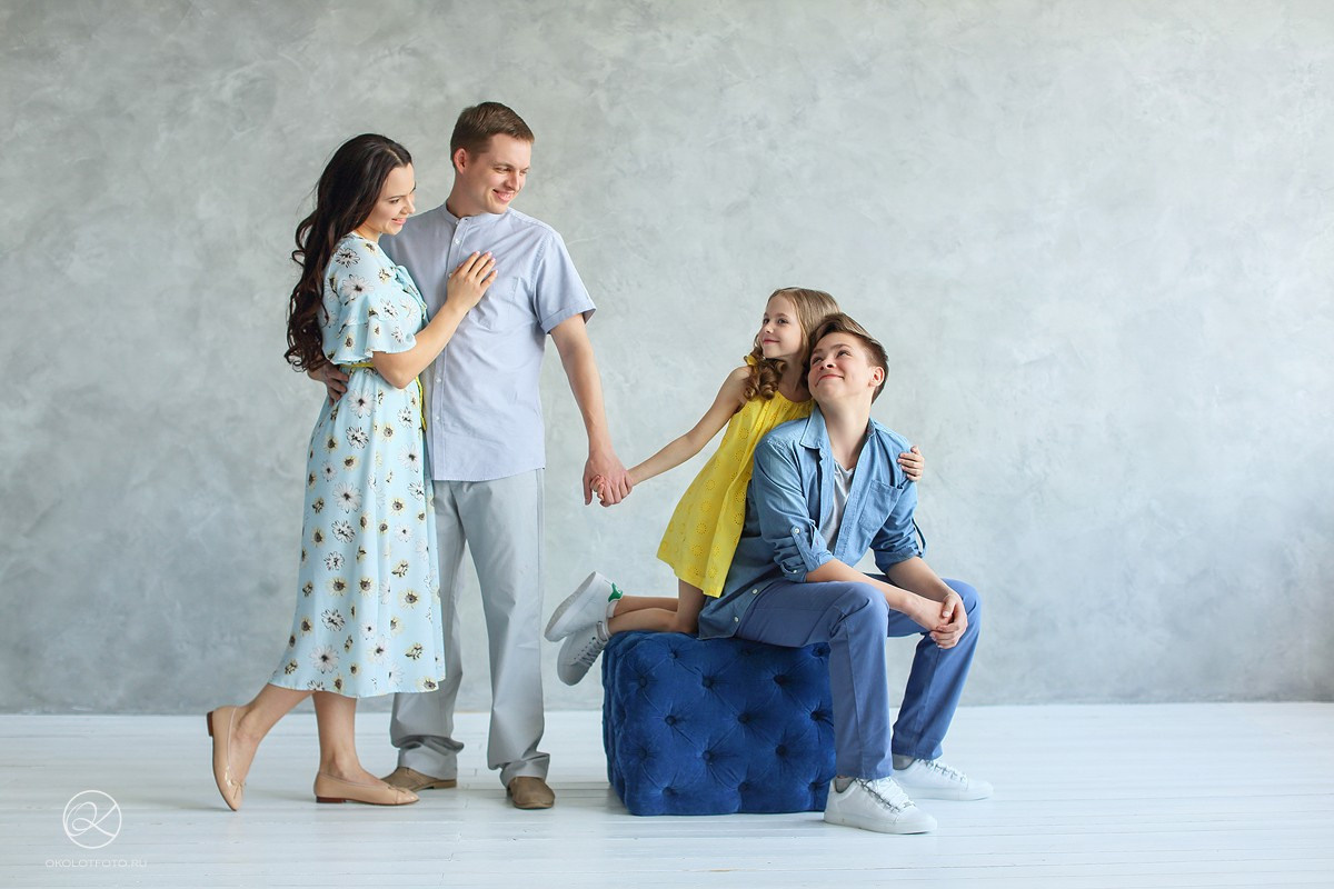 Фотосессия большой семьи в студии, семейная фотосессия в СПБ