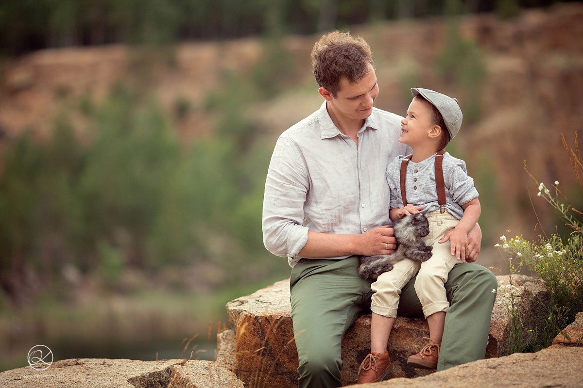 Фотосессия большой семьи на прогулке
