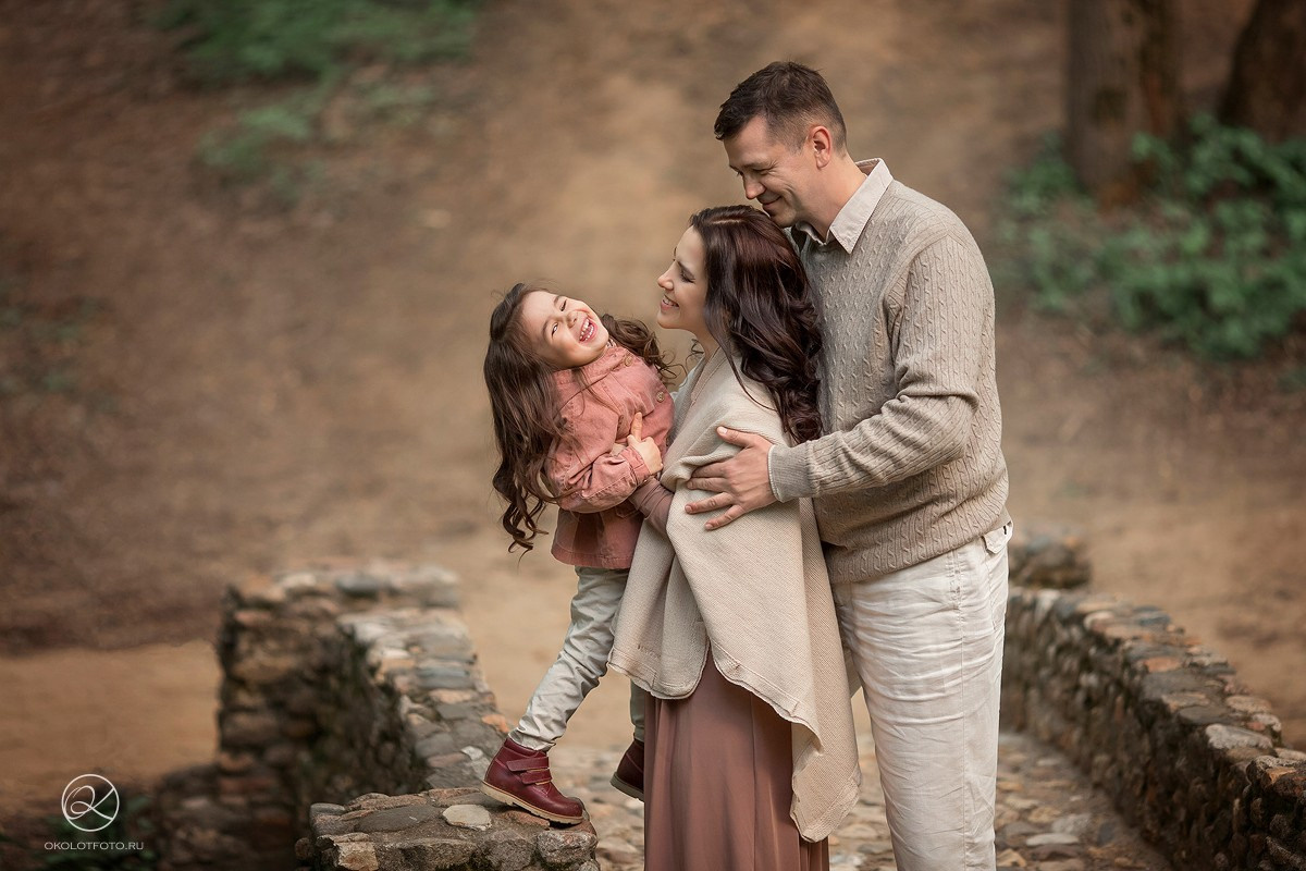 Фотосессия большой семьи на прогулке