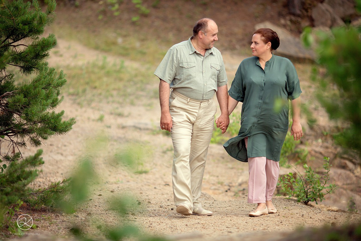 Фотосессия большой семьи на прогулке