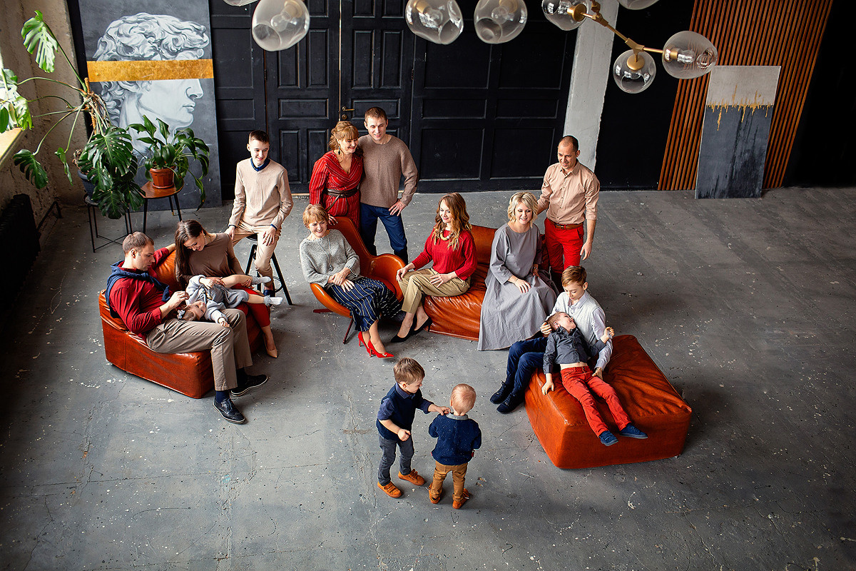 Семейная фотосессия в студии и дома Спб портфолио Насти Околот