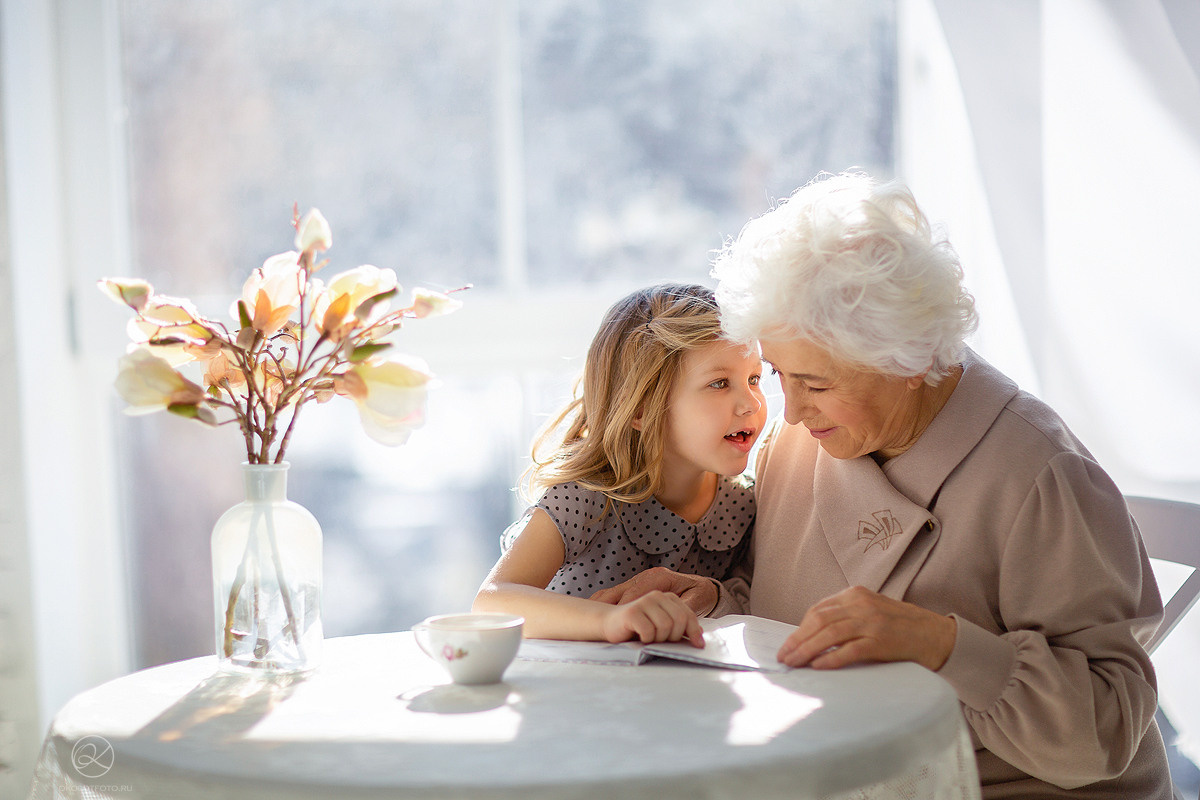 Семейная фотосессия в студии и дома Спб портфолио Насти Околот