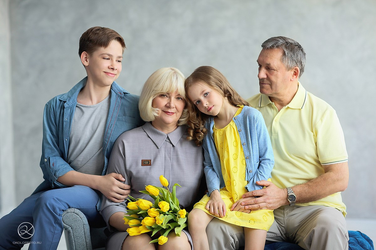 Фотосессия большой семьи в студии, семейная фотосессия в СПБ