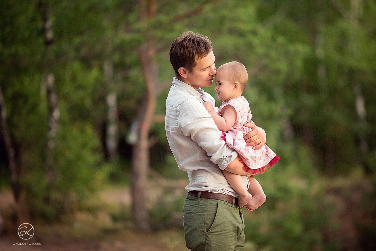 Фотосессия большой семьи на прогулке