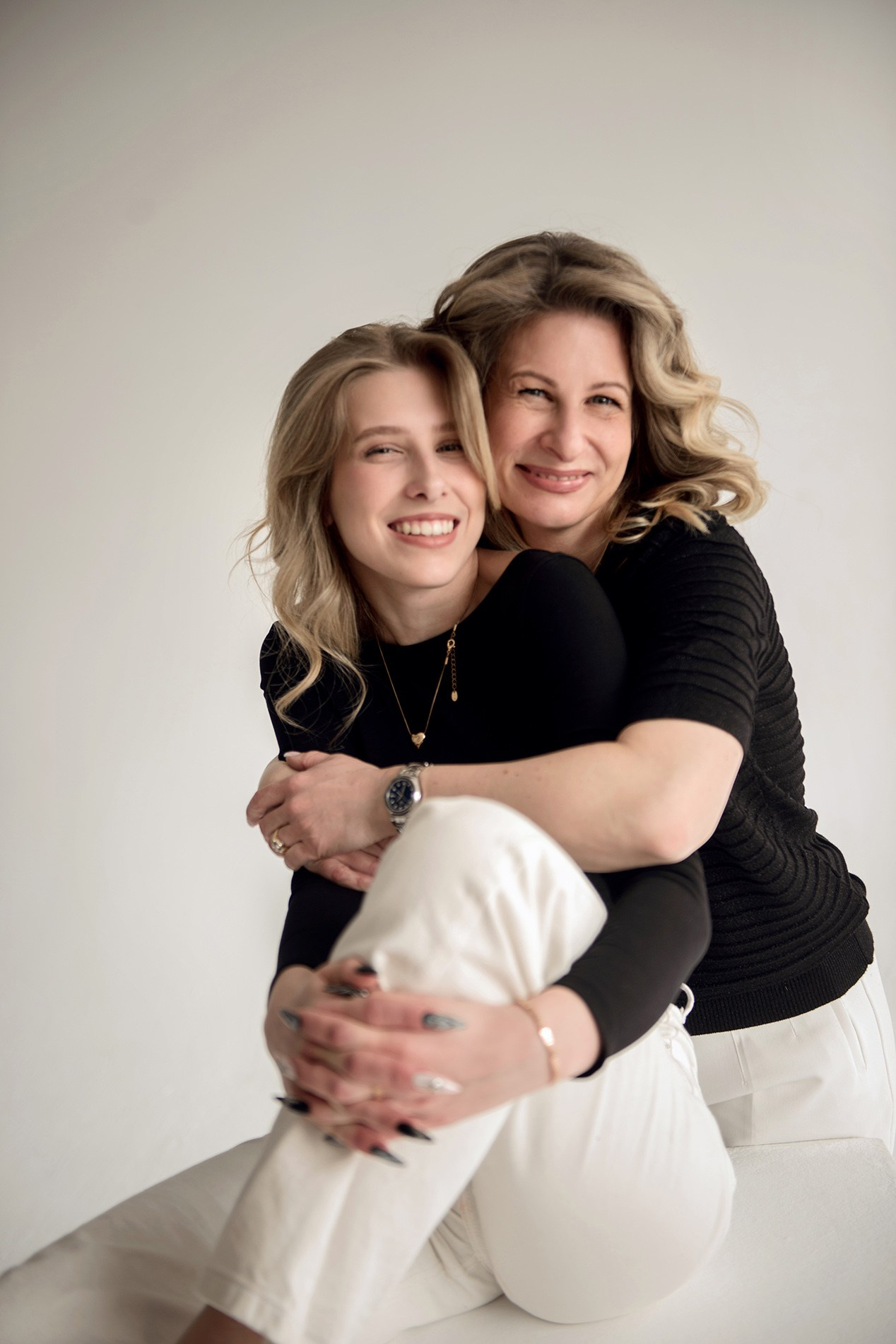 photo shoot for mom and daughter in the studio