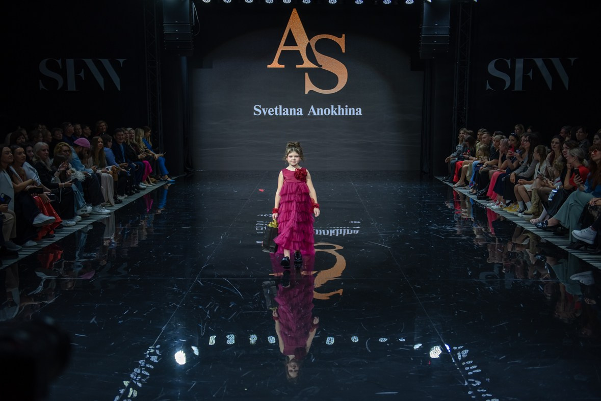 SochiFashionWeek2024 дизайнер Анохина Светлана. Семейный и коммерческий фотограф в Сочи Александр Бодунов
