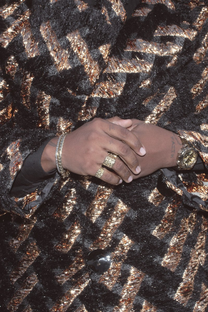 Showside. Eduard Savosin | Documentary & Portrait Photographer in Paris